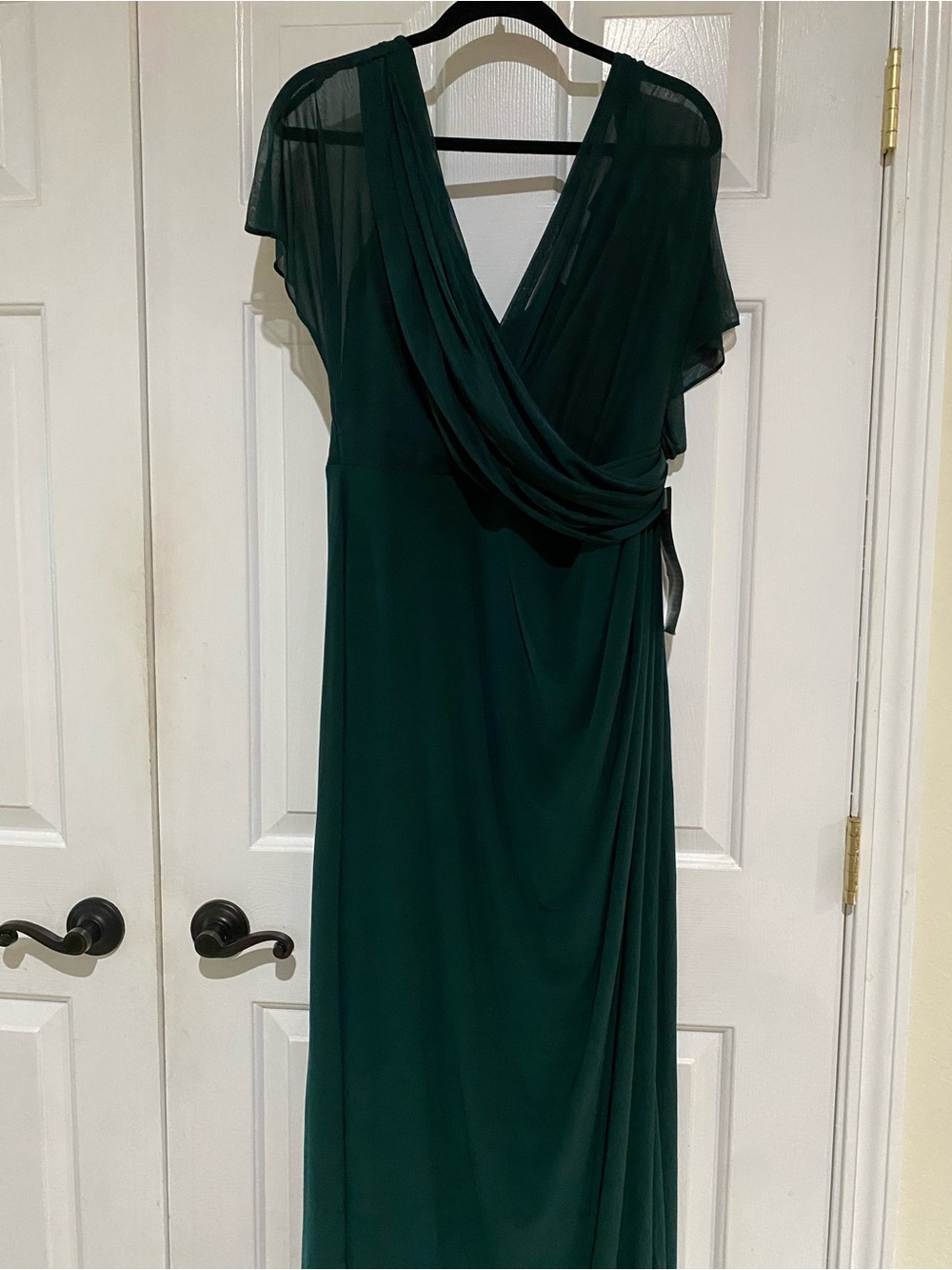 Elegant Dark Green Draped V-Neck Evening Dress